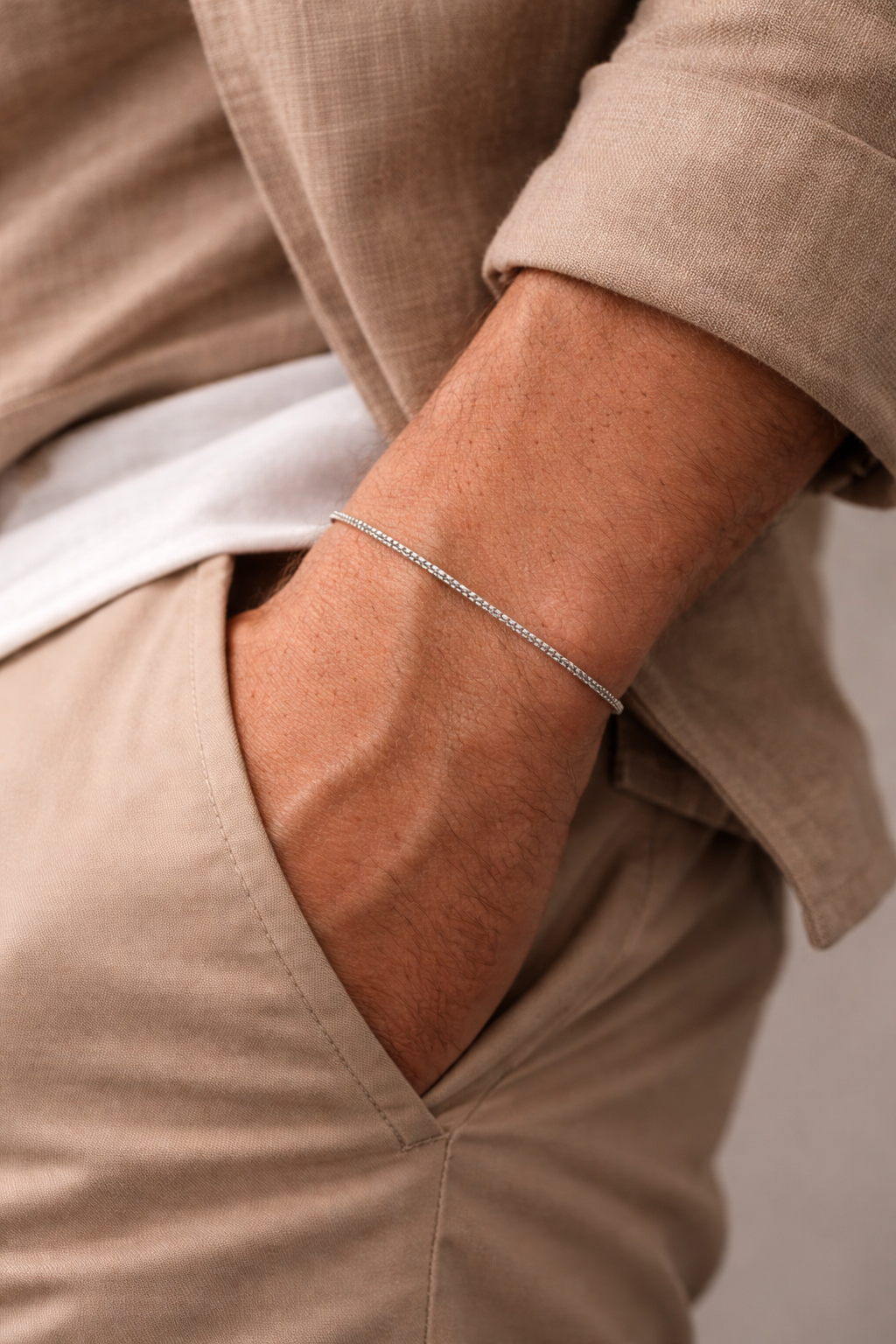 Тонкий браслет з нержавіючої сталі